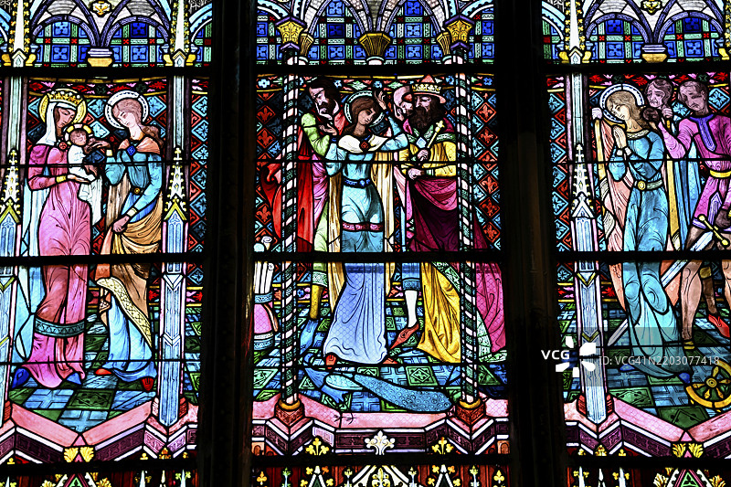 法国大东部地区维尔登的巴黎圣母院彩色玻璃窗图片素材