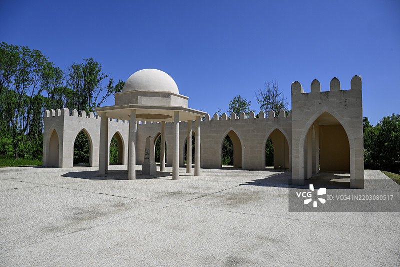 法国大东部地区，韦尔登的杜奥蒙骨灰堂，纪念在第一次世界大战中牺牲的穆斯林。图片素材