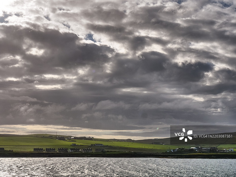 天空下的陆地风景，勒威克，设得兰群岛，英国图片素材