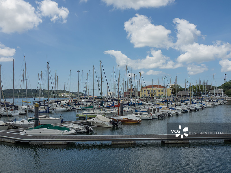 里斯本，葡萄牙港口的码头景观图片素材