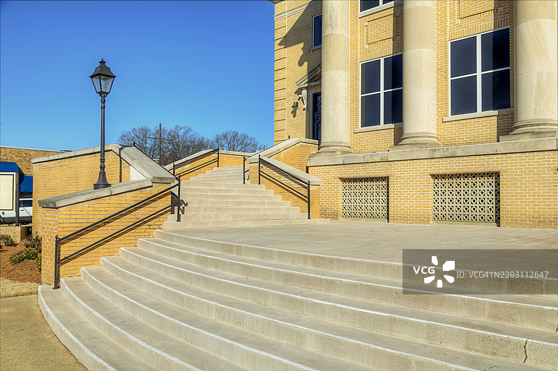 通往第一浸信会教堂的台阶图片素材