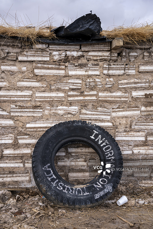 用盐岩建造的房屋墙壁，阿根廷萨尔塔省萨利纳斯格兰德斯，南美洲图片素材
