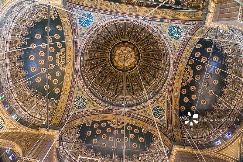 开罗穆罕默德·阿里帕夏清真寺的天花板图片素材