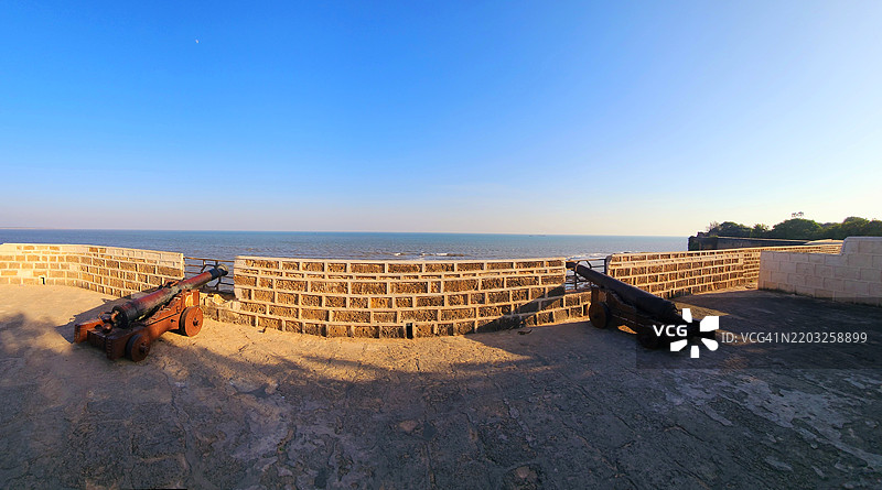 阿拉伯海上迪乌堡的广角视图图片素材