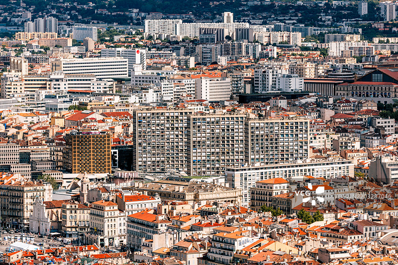 阳光明媚的法国马赛城市景观鸟瞰图图片素材