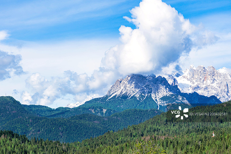 意大利威尼托多洛米蒂山脉拍摄的引人入胜的风景照片。2024年6月图片素材