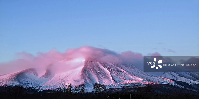 晨光中的玫瑰火山图片素材
