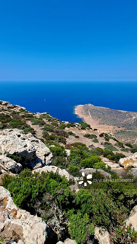 海景与晴朗蓝天，哈乌里亚，纳布尔省，突尼斯图片素材