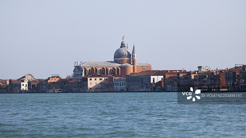 从朱代卡运河俯瞰圣救主教堂，意大利威尼斯，欧洲图片素材