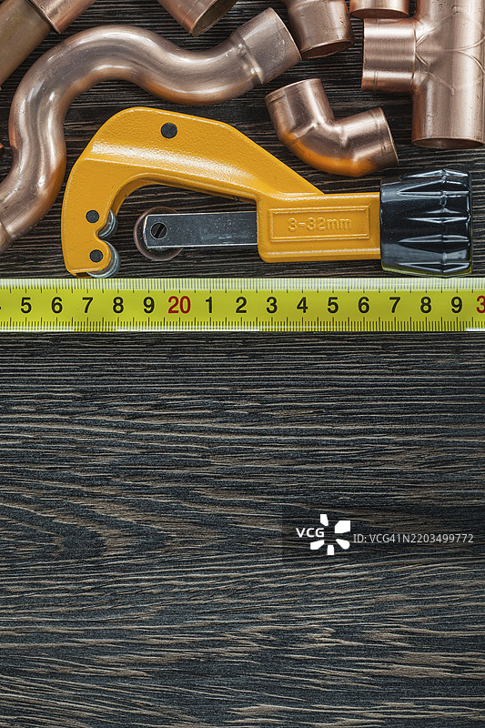 黄铜水管、卷尺、管子剪刀图片素材