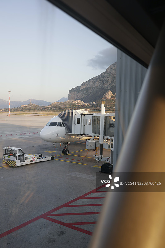 准备起飞图片素材