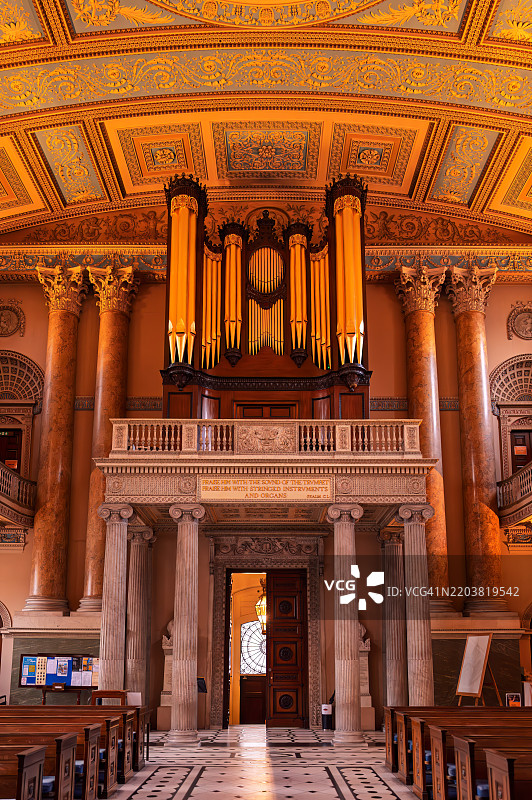 格林威治伦敦老皇家海军学院圣彼得和圣保罗教堂的教堂风琴，由克里斯托弗·雷恩爵士建造图片素材