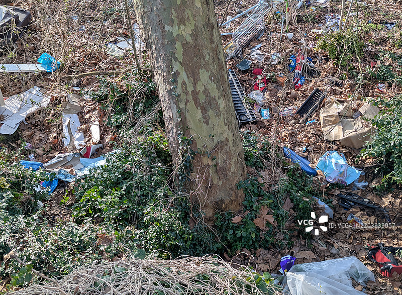 乱扔垃圾的人图片素材