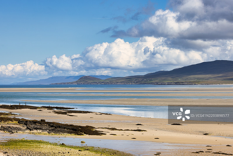 在苏格兰艾莱岛的格鲁因特湖低潮时的景色图片素材