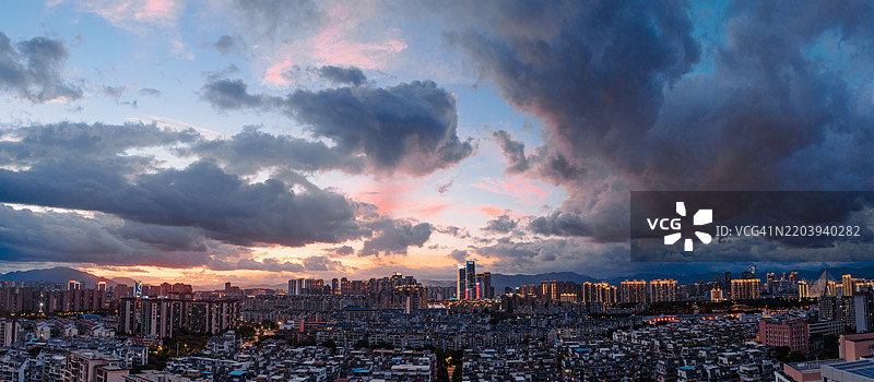 福建省福州市城市CBD的日落景色图片素材