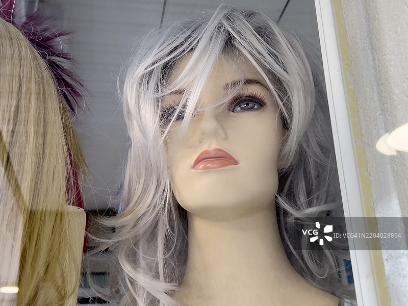 比尔的假人特写，展示假发图片素材