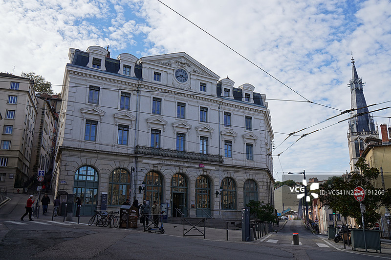 法国里昂的圣保罗火车站秋季景色图片素材
