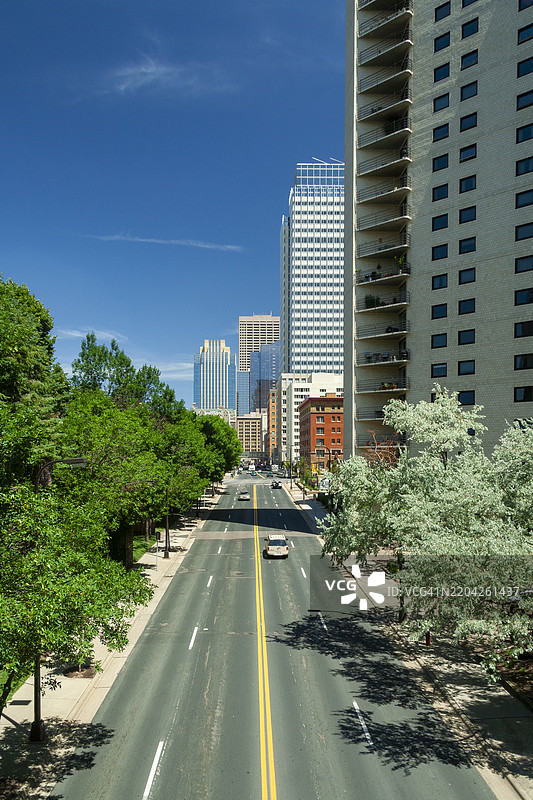 俯瞰明尼阿波利斯的拉萨尔大道图片素材