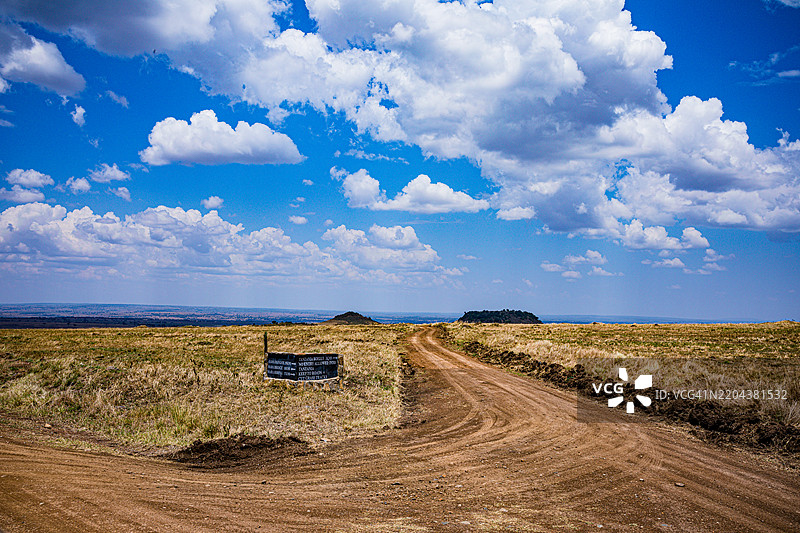 农业田野与天空的美丽景色图片素材