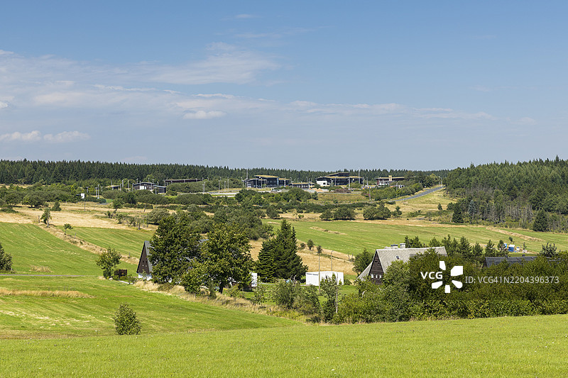 德国萨克森州奥斯特茨基尔比格的齐恩瓦尔德-乔根费尔德B 170上的海关办公室景观图片素材
