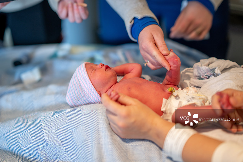 新生儿检测图片素材