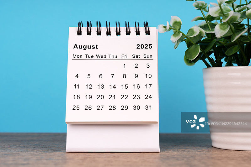 2025年8月桌面日历图片素材