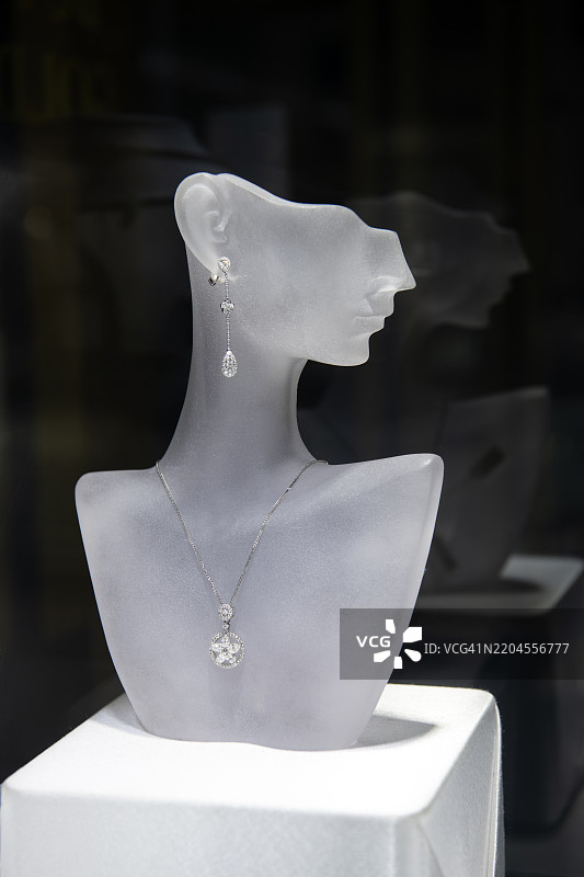 美国伊利诺伊州芝加哥的珠宝店橱窗图片素材