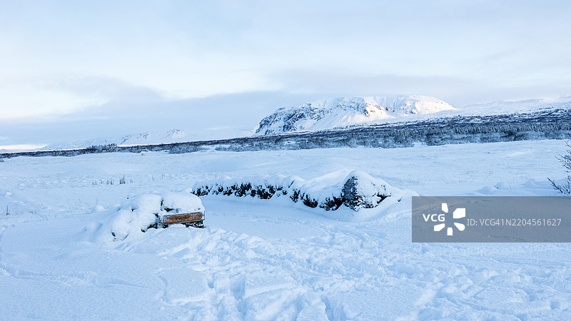 冰岛雪山与天空的美丽景色图片素材