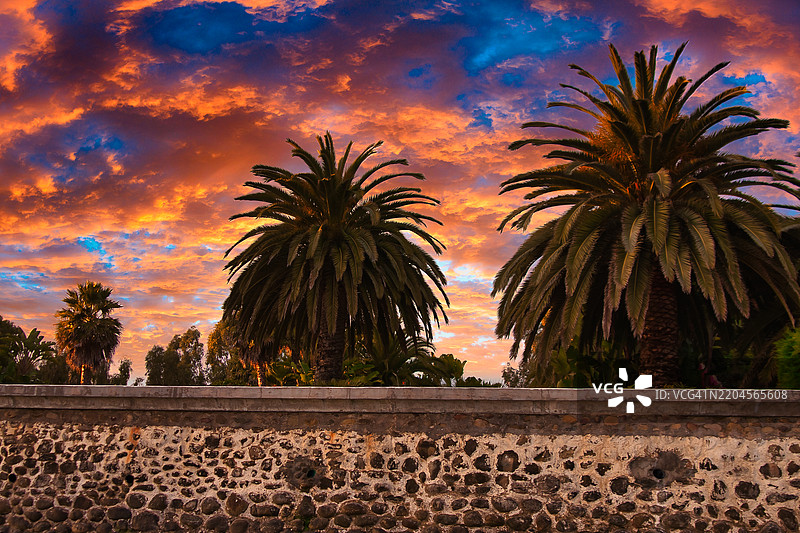 加利福尼亚州蒙特西托海滩的日落图片素材