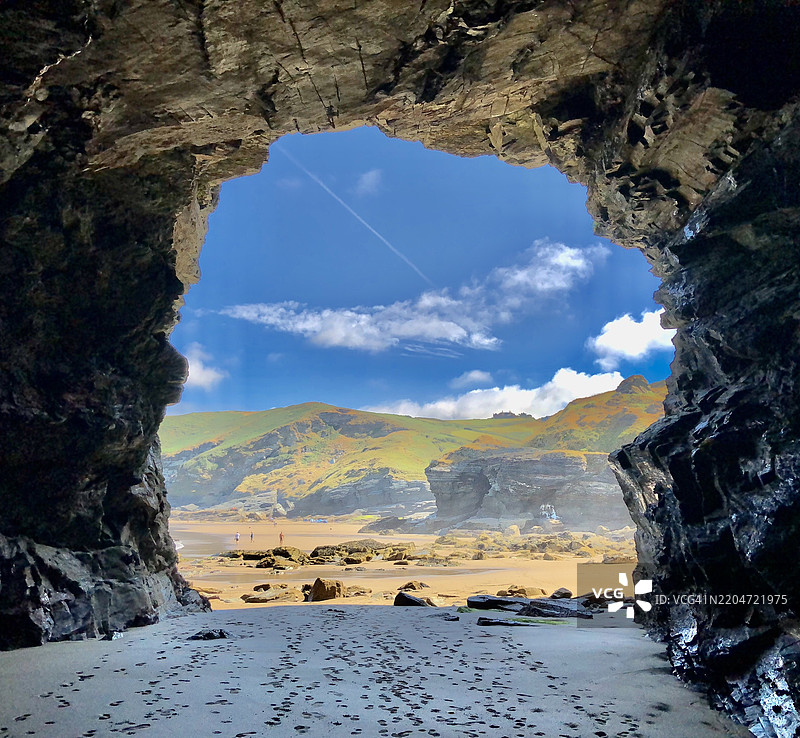 雪山与天空的美丽景色，廷塔杰尔，英国图片素材