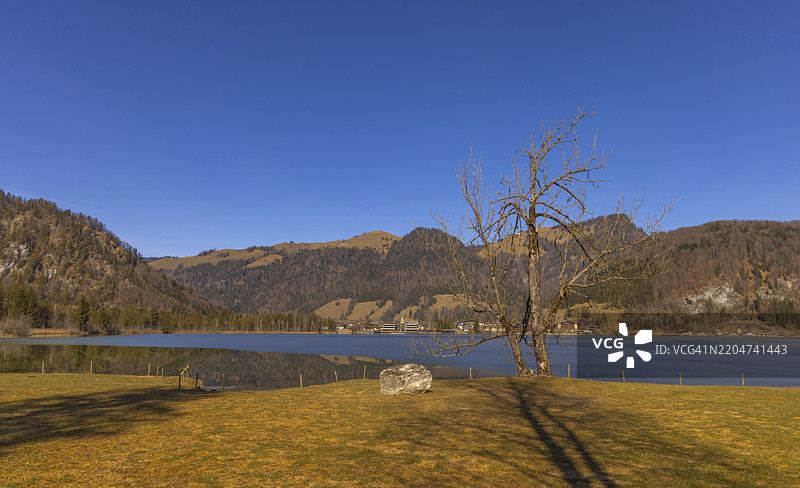 瓦尔赫湖全景，科森，蒂罗尔，春季，徒步旅行图片素材