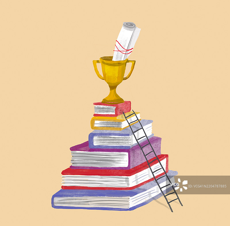 一只金色杯子放在一堆书上，旁边有一份文凭和一把象征学术成功的梯子。图片素材