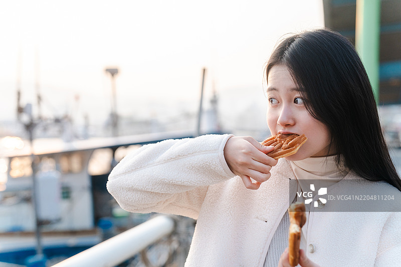 单人旅行，东海市，度假，晴朗的天空，墨湖港，蟹肉包，纪念品图片素材