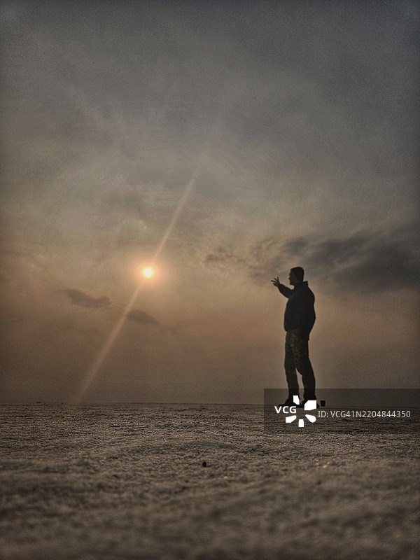 追逐日落图片素材