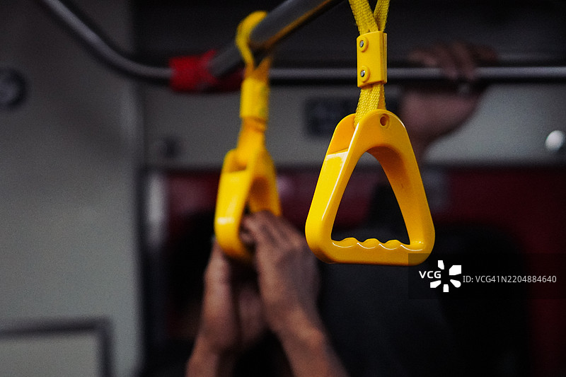 火车或公交车上的把手图片素材