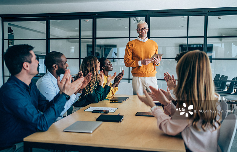 专业团队在会议中。图片素材