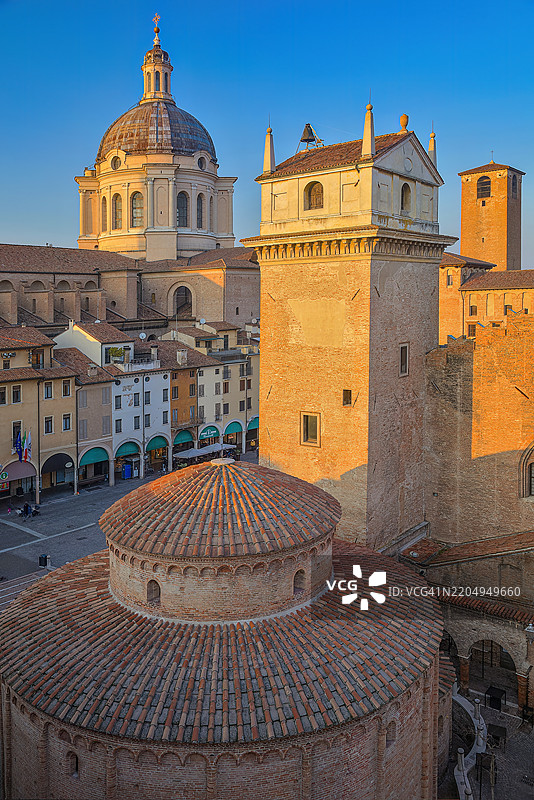 埃尔贝广场，曼图亚，伦巴第，意大利图片素材