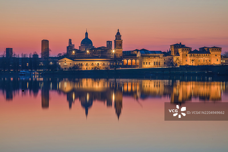 意大利伦巴第大区曼图瓦的全景图片素材