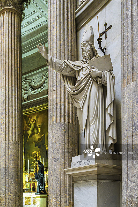 那不勒斯圣弗朗西斯科·达·保拉皇家教堂，意大利坎帕尼亚，欧洲图片素材