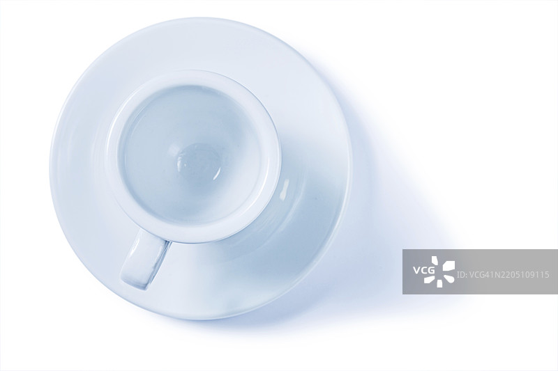 小型陶瓷咖啡杯，孤立在白色背景上图片素材