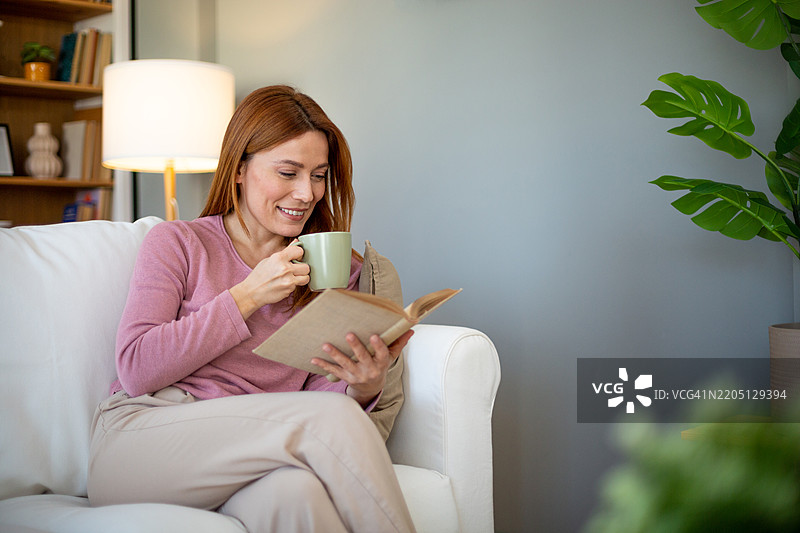 咖啡与书籍图片素材