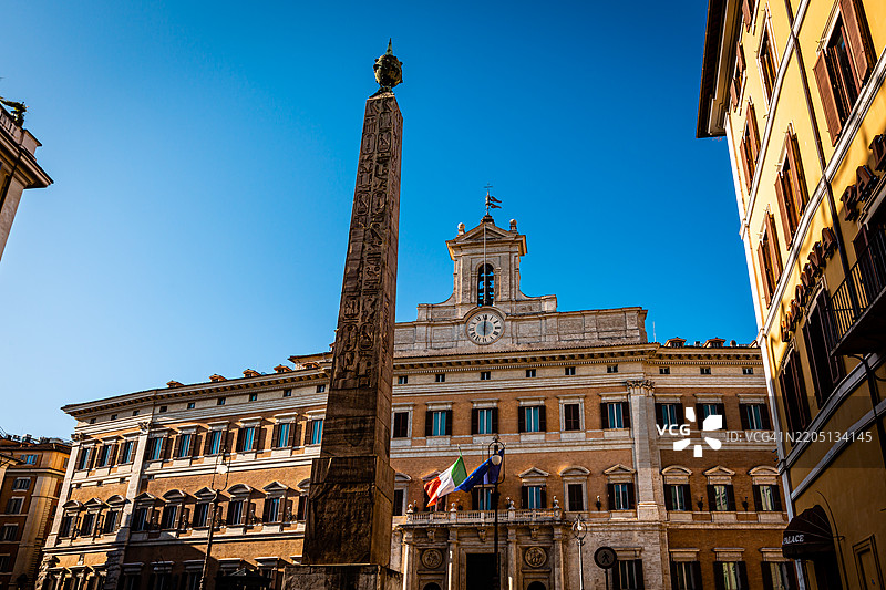 罗马拉齐奥地区蒙特西托广场的方尖碑和蒙特西托宫。图片素材