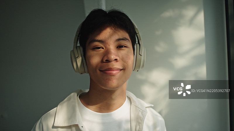 亚洲年轻男性的肖像。图片素材