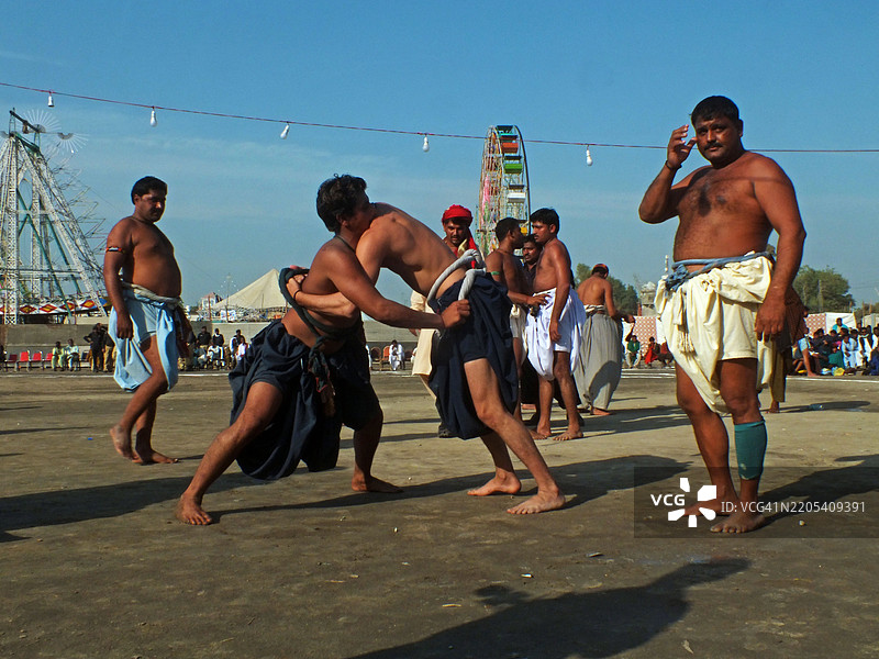 传统摔跤比赛中的马拉赫罗正在进行中图片素材