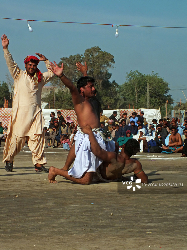 传统摔跤比赛中的马拉赫罗回合正在进行中图片素材