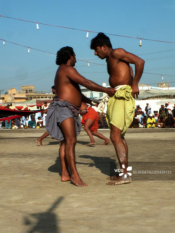 传统摔跤比赛中的马拉赫罗正在进行中图片素材