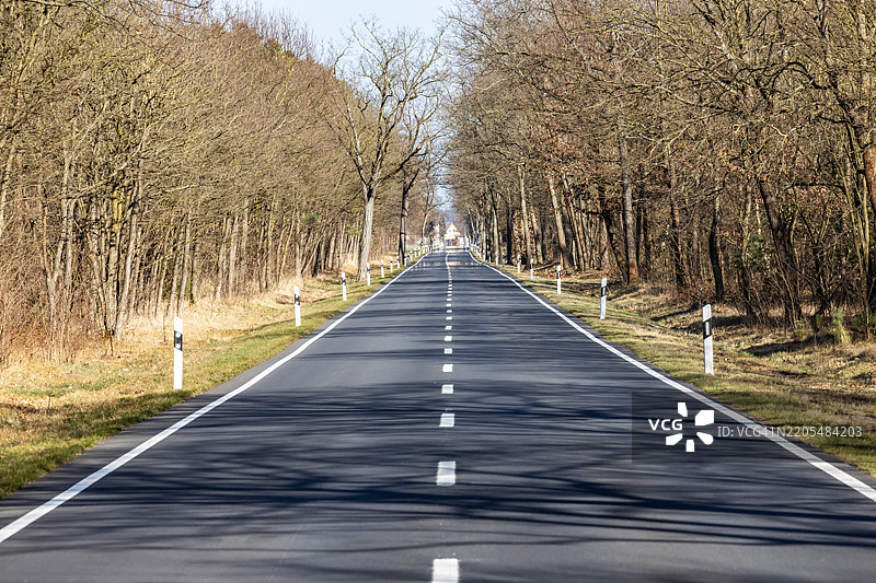 笔直的长道路图片素材