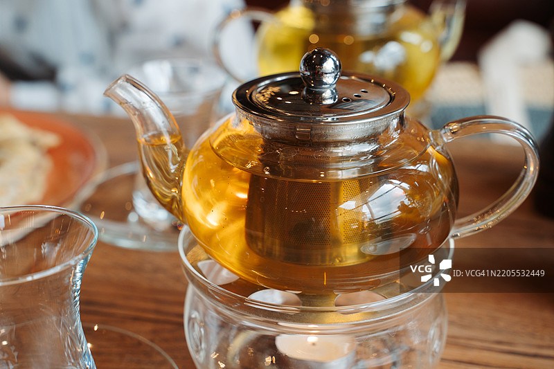 餐厅中的高加索格鲁吉亚美食与饮品图片素材