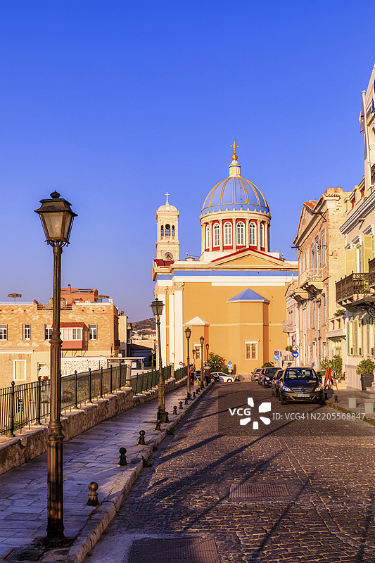 希罗斯岛埃尔穆波利斯的圣尼古拉斯教堂，基克拉泽斯群岛，希罗斯图片素材