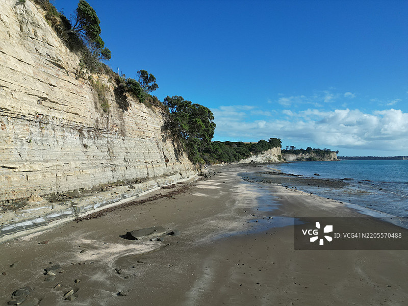 新西兰奥克兰海滩的美丽景色与天空相映成趣图片素材